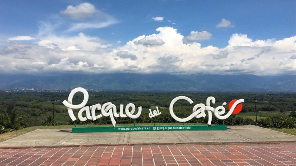 Vue entrée du parc du café