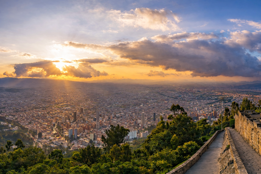 vue panoramique de bogota en colombie depuis le cerro de monserrate